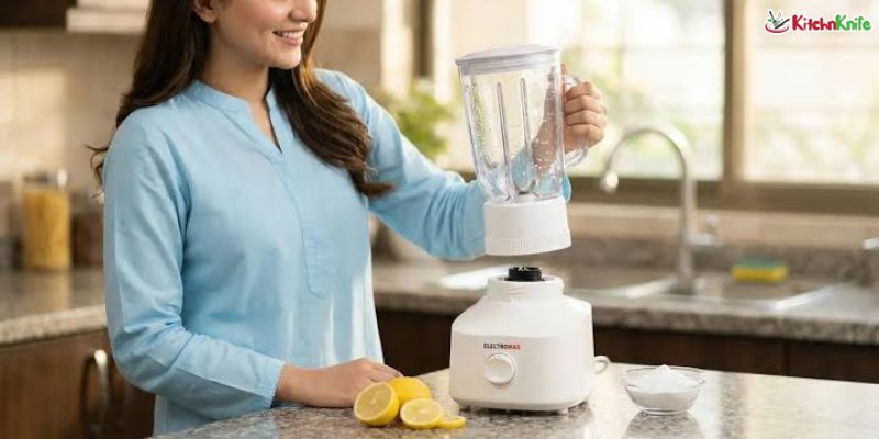 How to Remove Bad Smells From a Blender