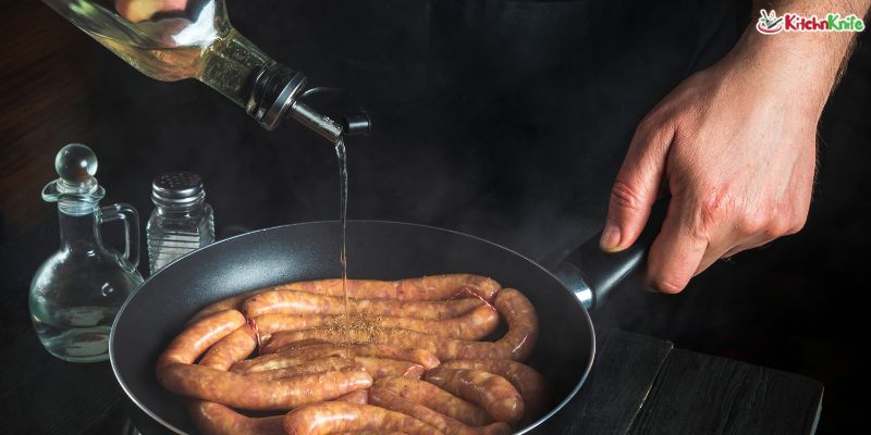 How to Cook Sausage in a Pan
